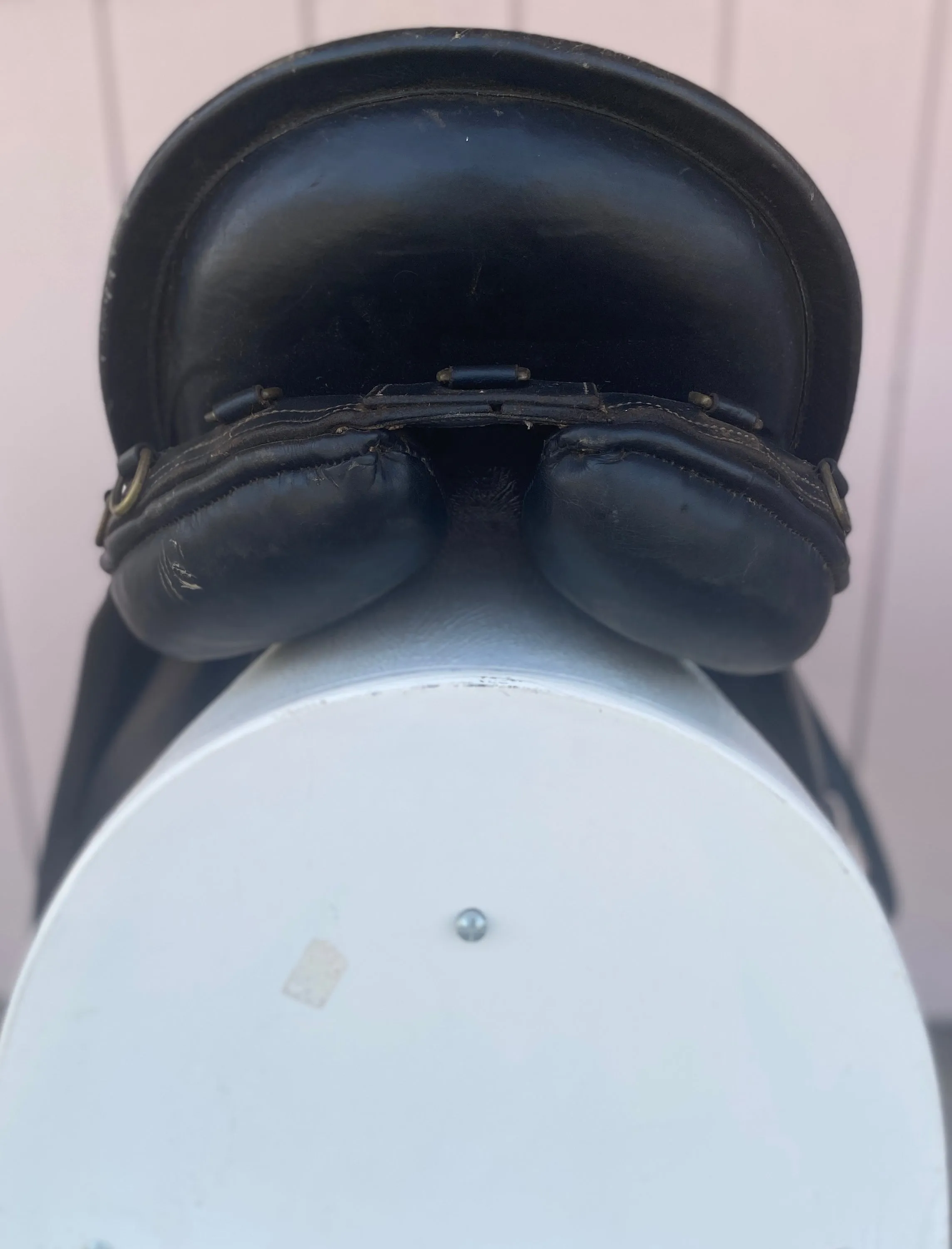 22” Black Trekking Saddle