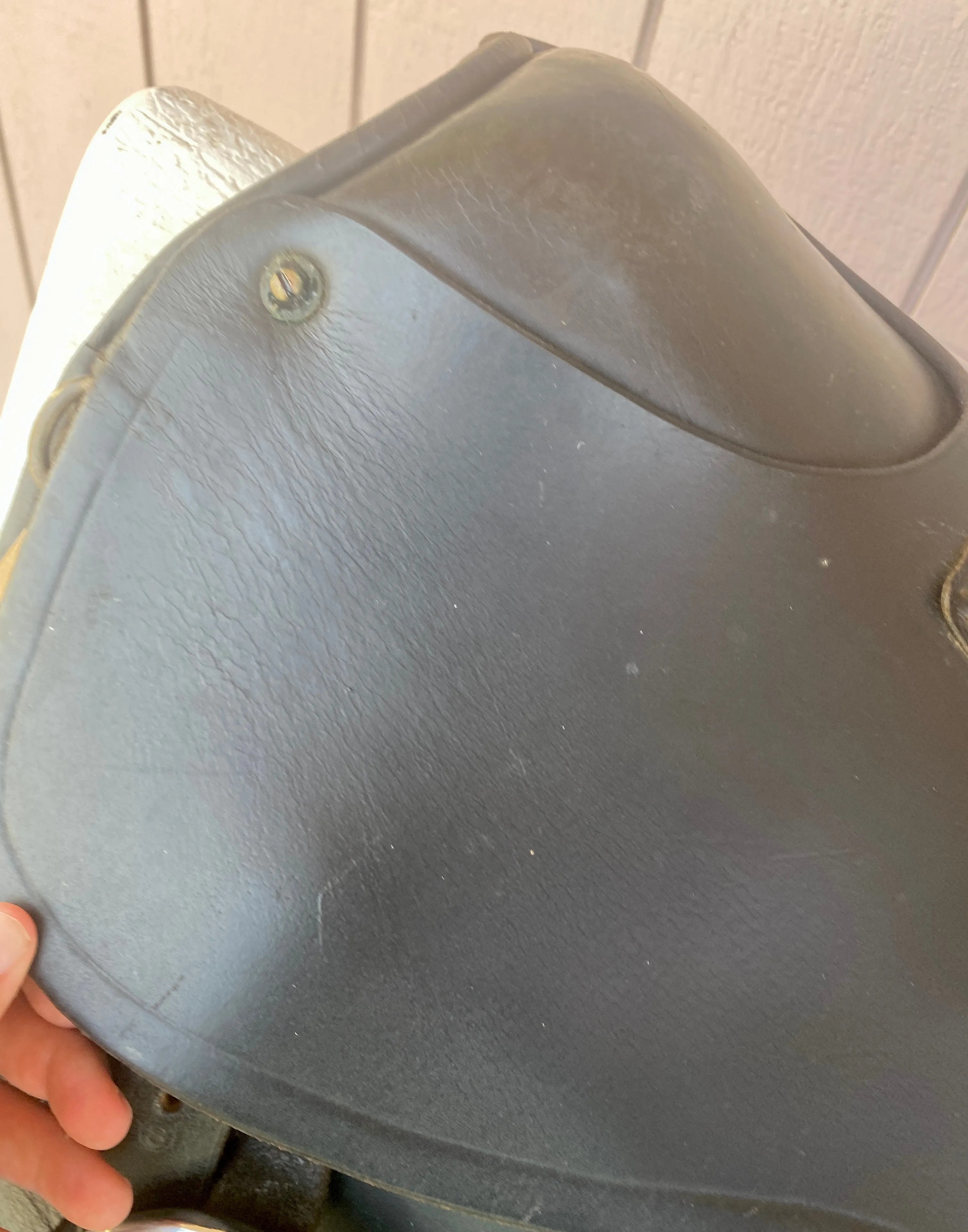 22” Black Trekking Saddle