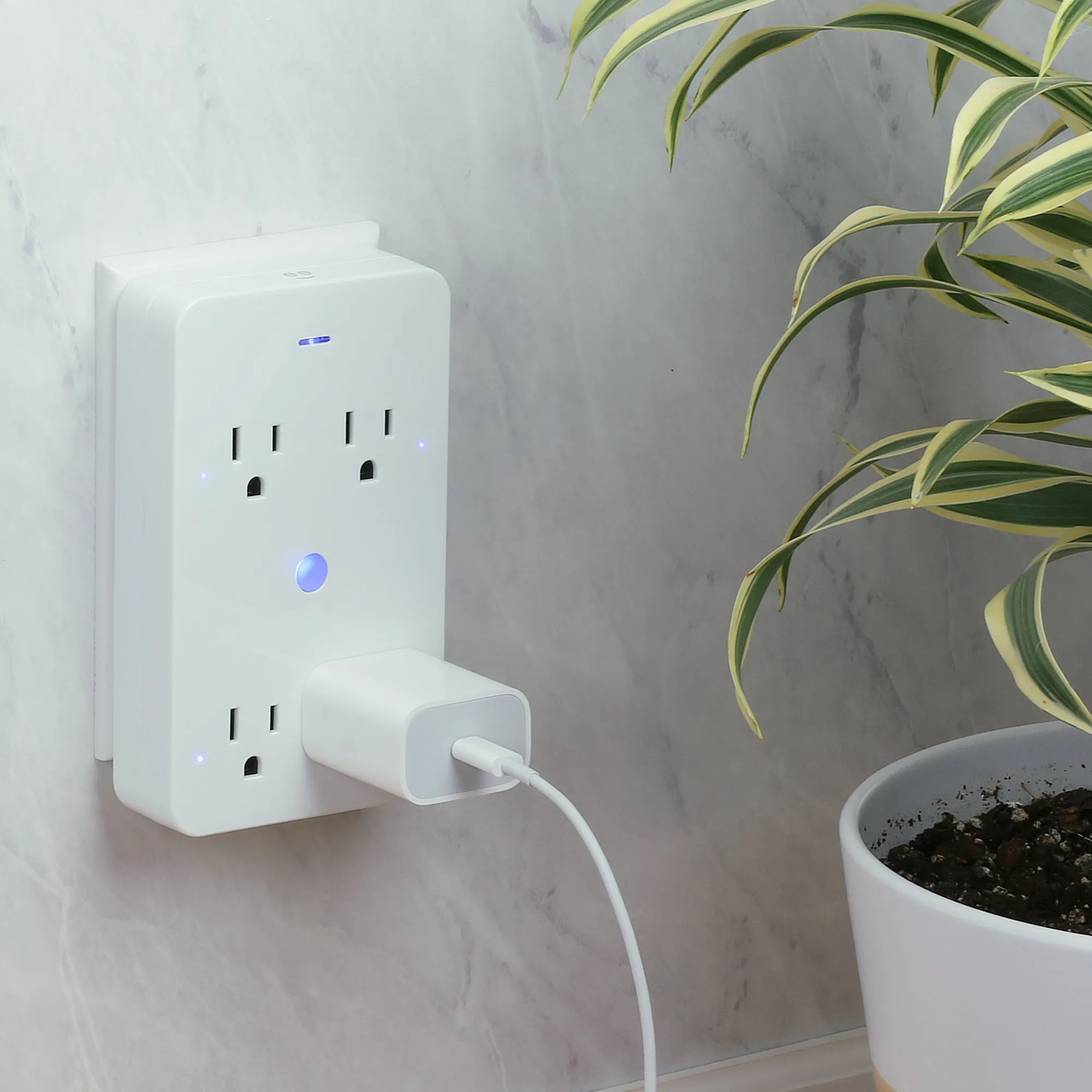 Geeni Extend 4-Outlet Surge Protector